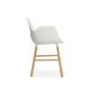 Normann Copenhagen Armstoel  Form Wit/ Eikenhout - Afbeelding 3