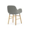 Normann Copenhagen Armstoel  Form Grijs/ Eikenhout - Afbeelding 4
