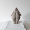 Beeld Dikke Dame Beige - Afbeelding 3